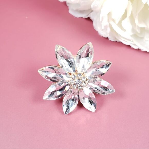 Brand New Silver Rhinestone Ring - Picture 2 of 4